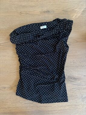 Aritiza One-Shoulder Black Polka Dot Top